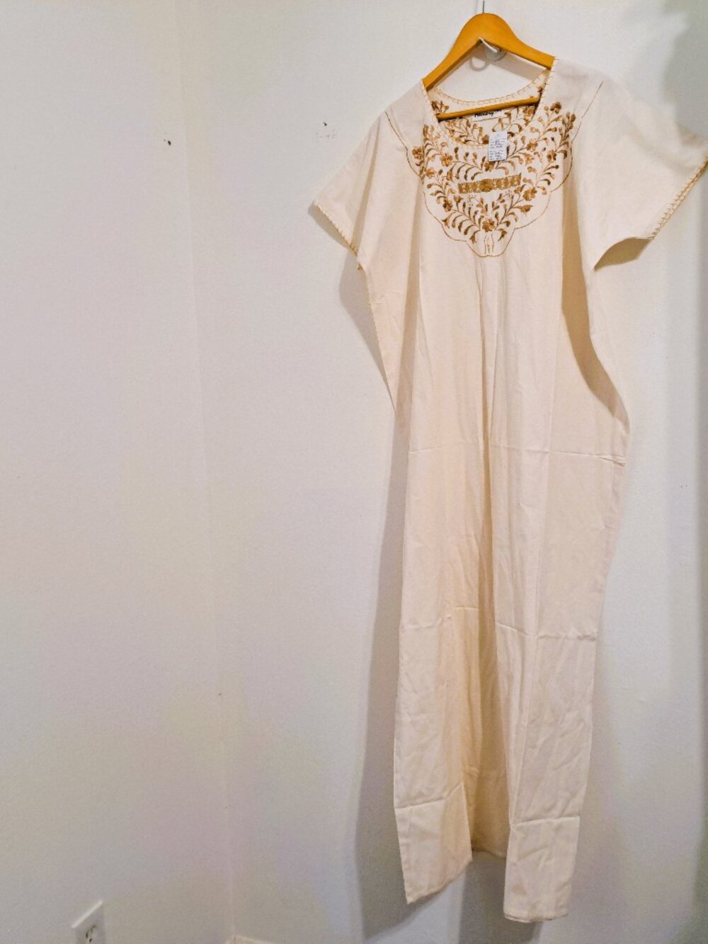 Memory Women's Tunic Embroidered Dress Natural Color Size M NWOT